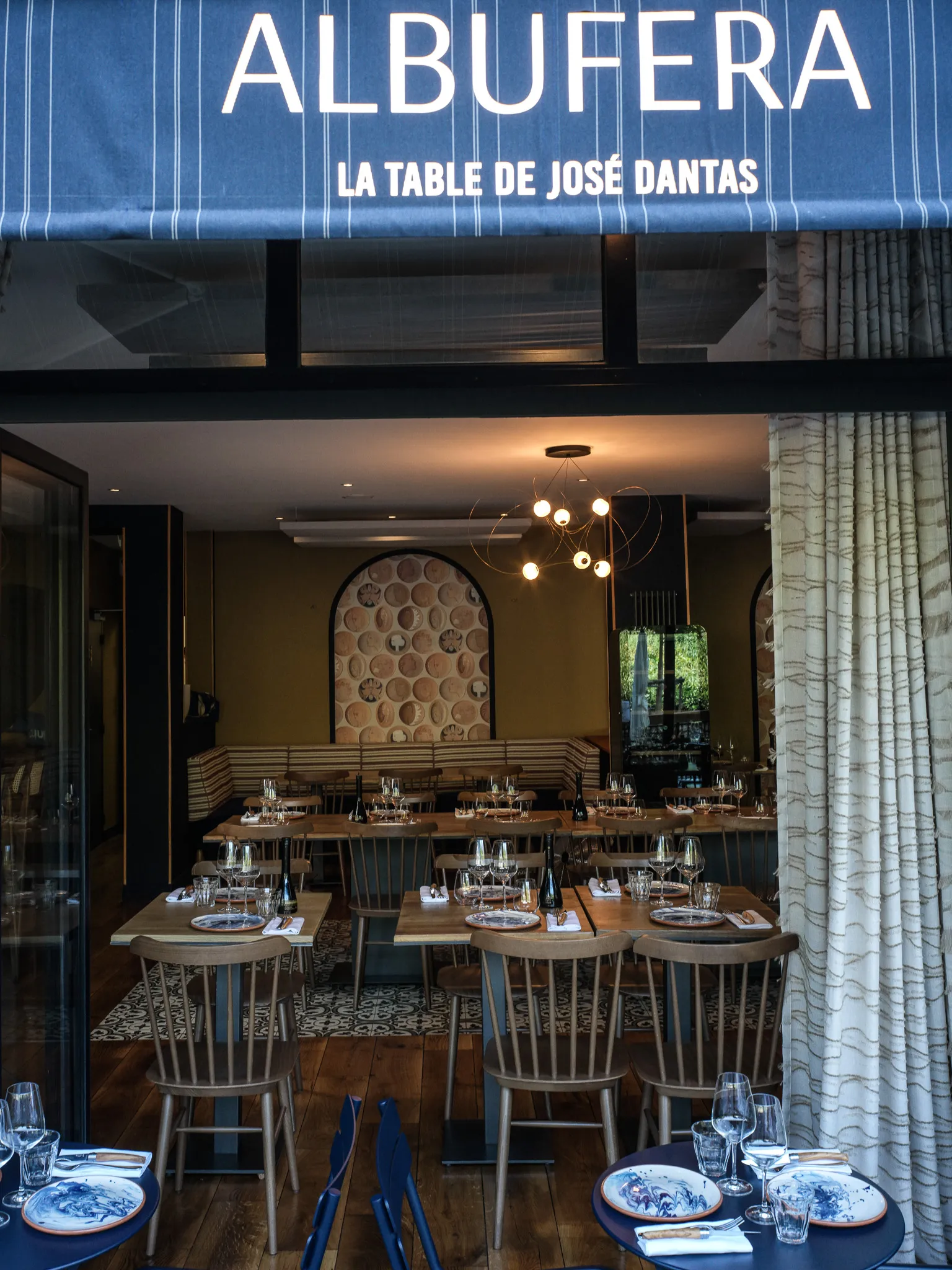 Entrée du restaurant Albufera, la table de José Dantas, 38 rue de Meudon à Boulogne-Billancourt